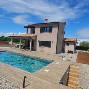 Prekrasna kuća s bazenom i vrtom blizu Labina