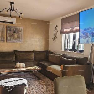 Prekrasna kuća s bazenom i vrtom blizu Labina