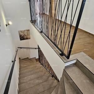 Prekrasna kuća s bazenom i vrtom blizu Labina