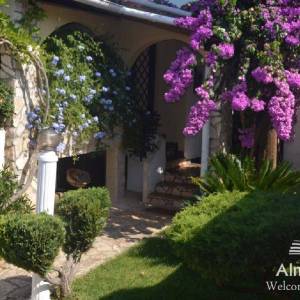 Prekrasna kuća u Banjolama sa vrtom iz snova!!!!