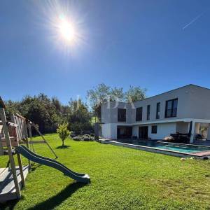 Prekrasna Vila sa bazenom kompletno opremljena,LABIN okolica