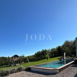 Prekrasna Vila sa bazenom kompletno opremljena,LABIN okolica