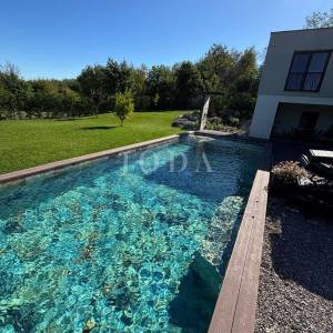 Prekrasna Vila sa bazenom kompletno opremljena,LABIN okolica
