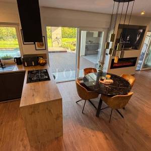 Prekrasna Vila sa bazenom kompletno opremljena,LABIN okolica