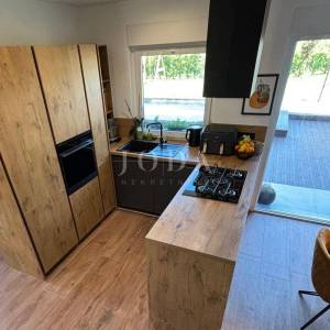 Prekrasna Vila sa bazenom kompletno opremljena,LABIN okolica