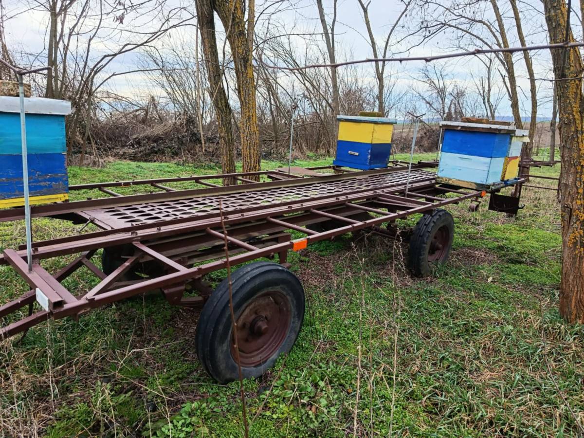 Prikolica i Košnice LR