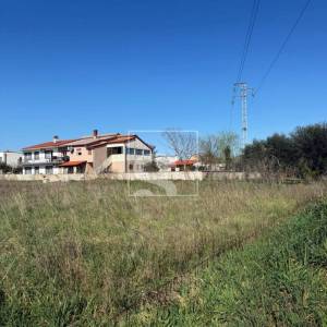 PRILIKA! Građevinsko zemljište s dozvolom - Šišan