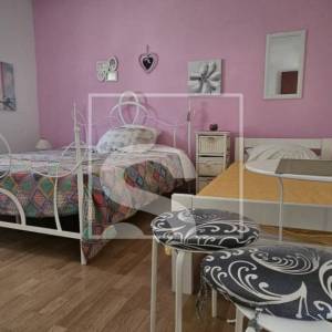 Prilika! Kuća s 3 stana i pogledom na more