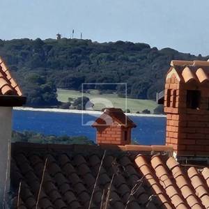 Prilika! Kuća s 3 stana i pogledom na more