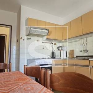 Prilika! Kuća s 3 stana i pogledom na more