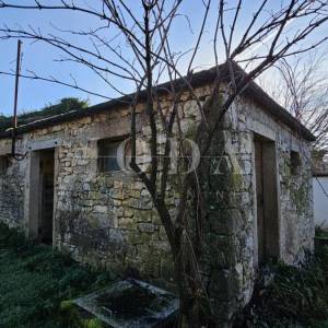 PRILIKA!Kamena starina za adaptaciju,Labin okolica