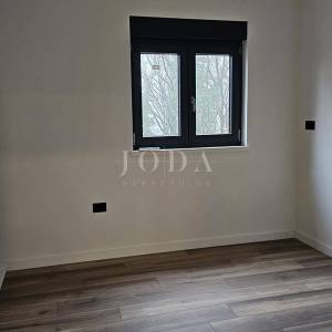 PRILIKA!!POPUST!Prekrasna stancija na prostranoj okućnici,GRAČIŠĆE