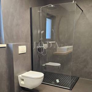 PRILIKA!!POPUST!Prekrasna stancija na prostranoj okućnici,GRAČIŠĆE