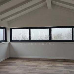 PRILIKA!!POPUST!Prekrasna stancija na prostranoj okućnici,GRAČIŠĆE