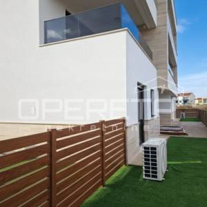 USELJIVO! Privlaka/Zadar - Penthouse E101, 70m od mora