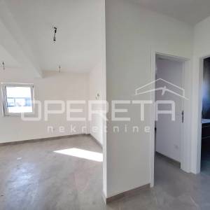 USELJIVO! Privlaka/Zadar - Penthouse E101, 70m od mora