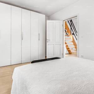 Prodaja dvije povezane kuće u Pomeru