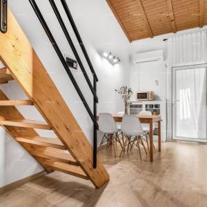 Prodaja dvije povezane kuće u Pomeru