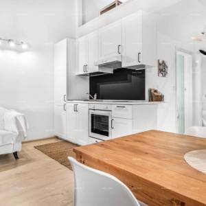 Prodaja dvije povezane kuće u Pomeru