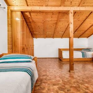 Prodaja dvije povezane kuće u Pomeru