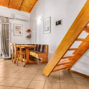 Prodaja dvije povezane kuće u Pomeru