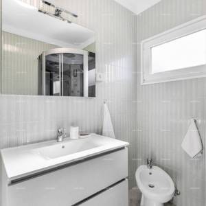 Prodaja dvije povezane kuće u Pomeru