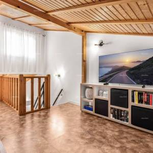 Prodaja dvije povezane kuće u Pomeru