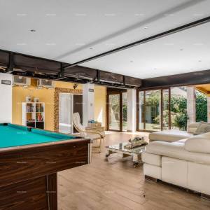 Prodaja dvije povezane kuće u Pomeru