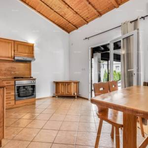 Prodaja dvije povezane kuće u Pomeru