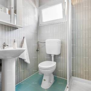 Prodaja dvije povezane kuće u Pomeru