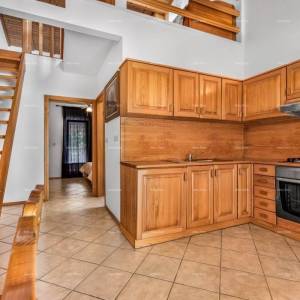 Prodaja dvije povezane kuće u Pomeru