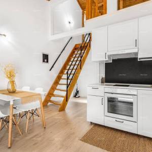 Prodaja dvije povezane kuće u Pomeru