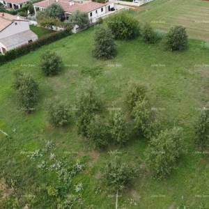 Prodaja- građevinsko zemljište, površine od 1276 m² s pogledom na more, Kaštelir!