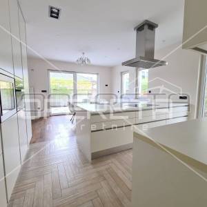 Prodaja, Kuća, Blato, Jurja Njavre, Dvojni objekt, 323m2