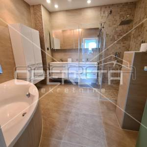 Prodaja, Kuća, Blato, Jurja Njavre, Dvojni objekt, 323m2