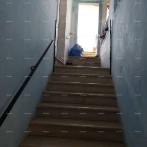 Prodaja- kuća sa konobom, velikom terasom, dva trosobna stana, dvorištem. Odlična prilika za investiranje!