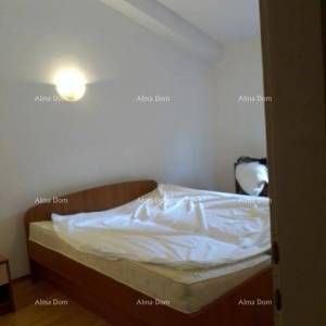 Prodaja kuće sa dvorištem i velikim zemljištem, Barban