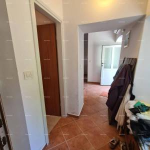 Prodaja kuće sa dvorištem i velikim zemljištem, Barban