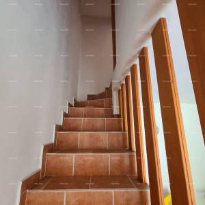 Prodaja kuće sa dvorištem i velikim zemljištem, Barban