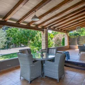 Prodaja - luksuzna vila s bazenom i dodatnim objektom, na prostranoj okućnici, Ližnjan!