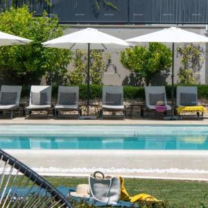 Prodaja - luksuzna vila s bazenom i dodatnim objektom, na prostranoj okućnici, Ližnjan!