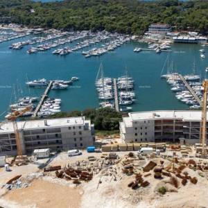Prodaja modernih stanova u eksluzivnoj zgradi sa pogledom na marinu, Pula!