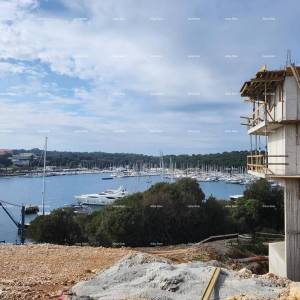 Prodaja modernih stanova u eksluzivnoj zgradi sa pogledom na marinu, Pula!