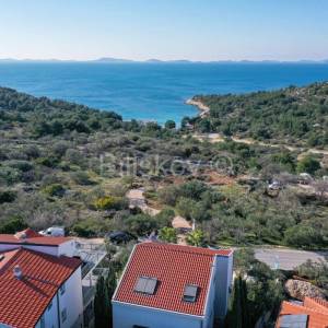 Prodaja, Murter, zemljište s pravomoćnom građevinskom dozvolom