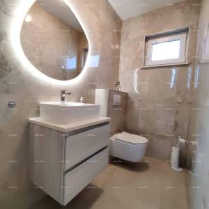 Prodaja - novoizgrađena kuća u blizini mora, Banjole!