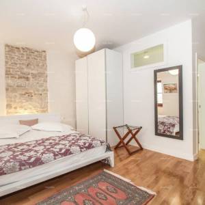 Prodaja predivne, moderno opremljene i renovirane istarske kamene kuće, Bale!