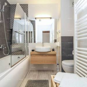 Prodaja predivne, moderno opremljene i renovirane istarske kamene kuće, Bale!