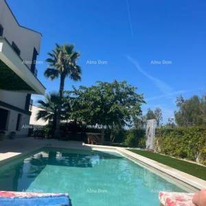 Prodaja - Prekrasna, moderna vila s bazenom - smart home, Fažana! Pogled na more!