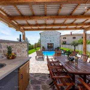 Prodaja prelijepe kamene kuće s bazenom, Baderna, Poreč!