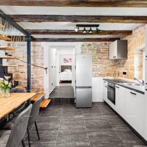 Prodaja prelijepe kamene kuće s bazenom, Baderna, Poreč!